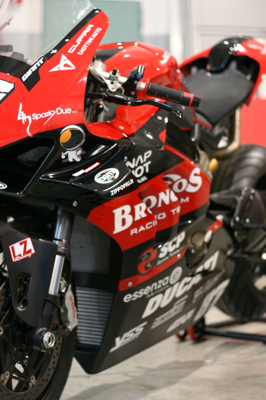 ADESIVI MOTO