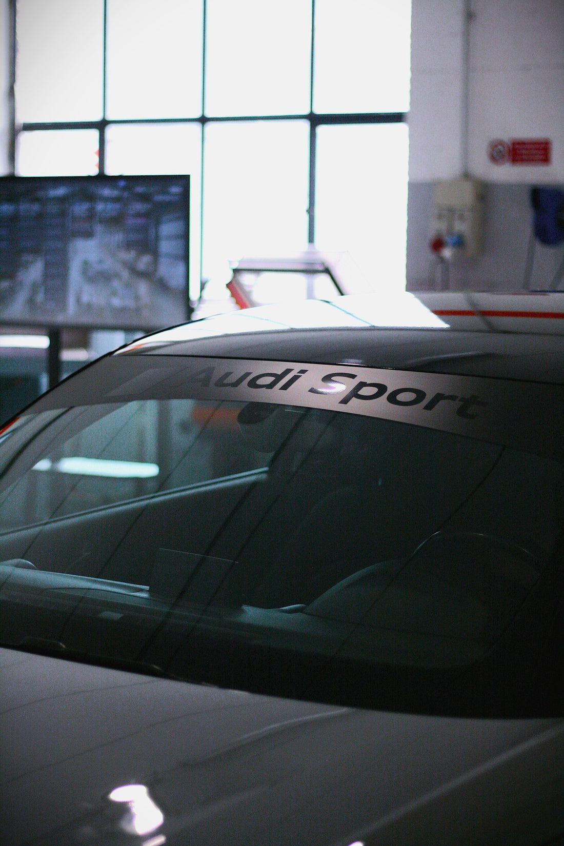 Wrapping Striscia Parasole Audi Sport: Eleganza e Durabilità senza Compromessi