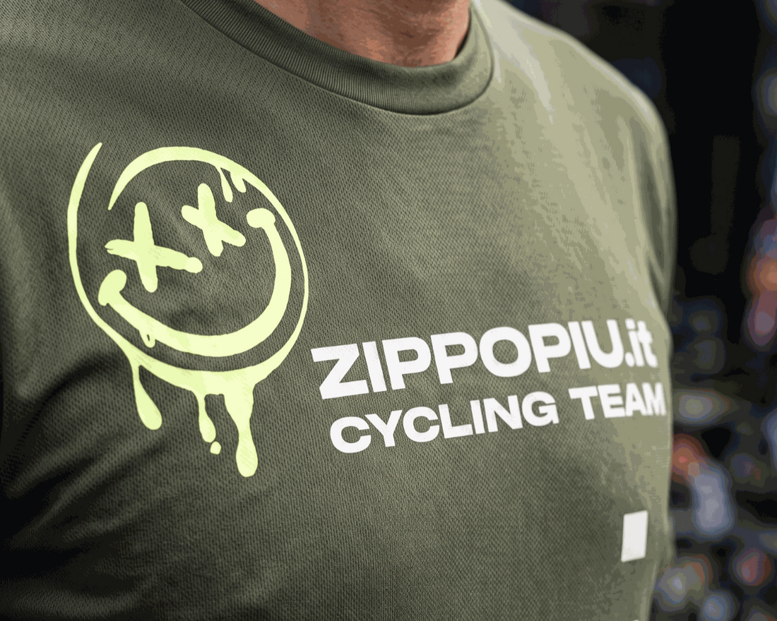ZIPPOPIU CYCLING TEAM: Abbigliamento Post Gara Personalizzato per Team di Ciclismo