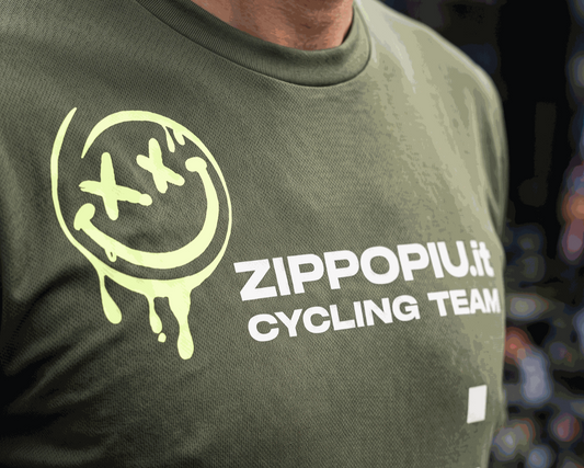 ZIPPOPIU CYCLING TEAM: Abbigliamento Post Gara Personalizzato per Team di Ciclismo