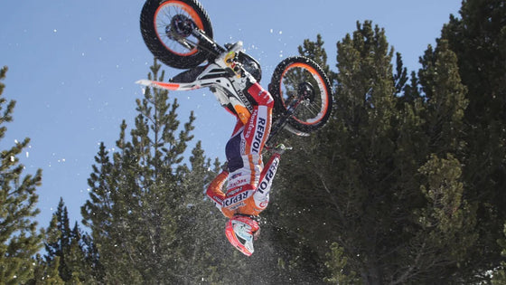 ZIPPOPIU.it: Partner di Successo all'EICMA 2015, Sponsorizzando il Magico Spettacolo di Toni Bou. ZIPPOPIU.it
