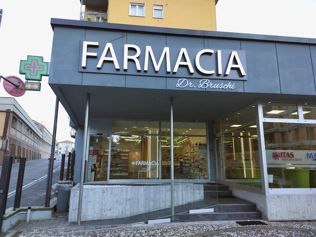 FARMACIA SAN SEBASTIANO: Nuova Insegna con Eleganza, Visibilità e Qualità