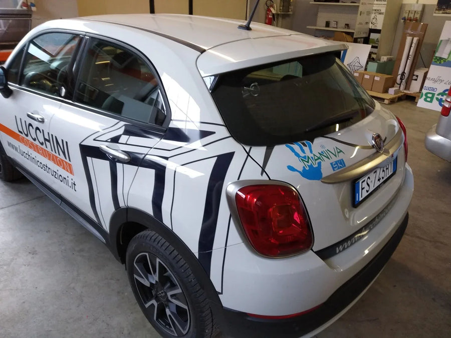 LUCCHINI COSTRUZIONI: Una Flotta di Automezzi Che Porta il Marchio Ovunque