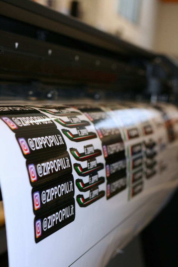 ADESIVI PERSONALIZZATI