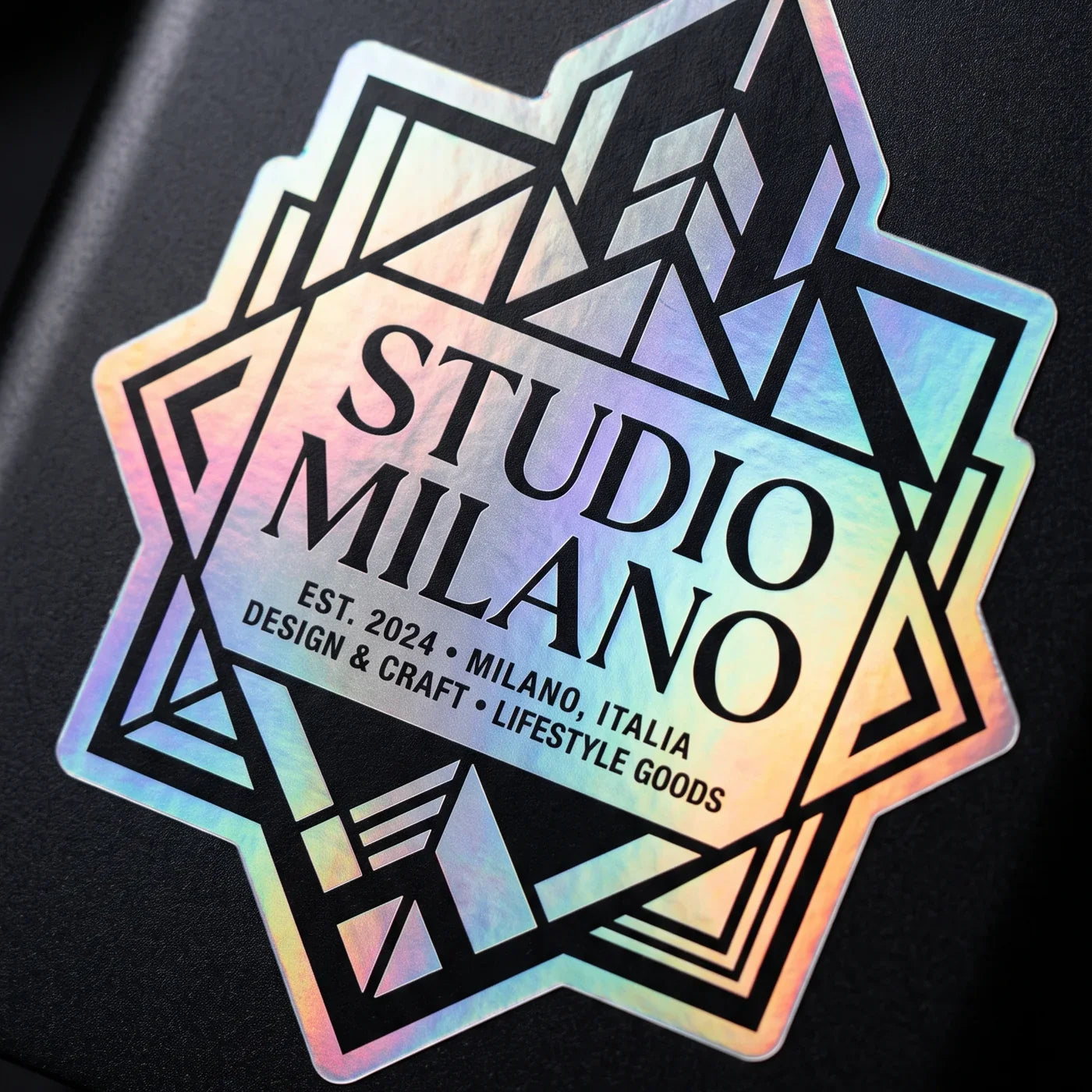 Adesivi olografici personalizzati con finitura iridescente arcobaleno