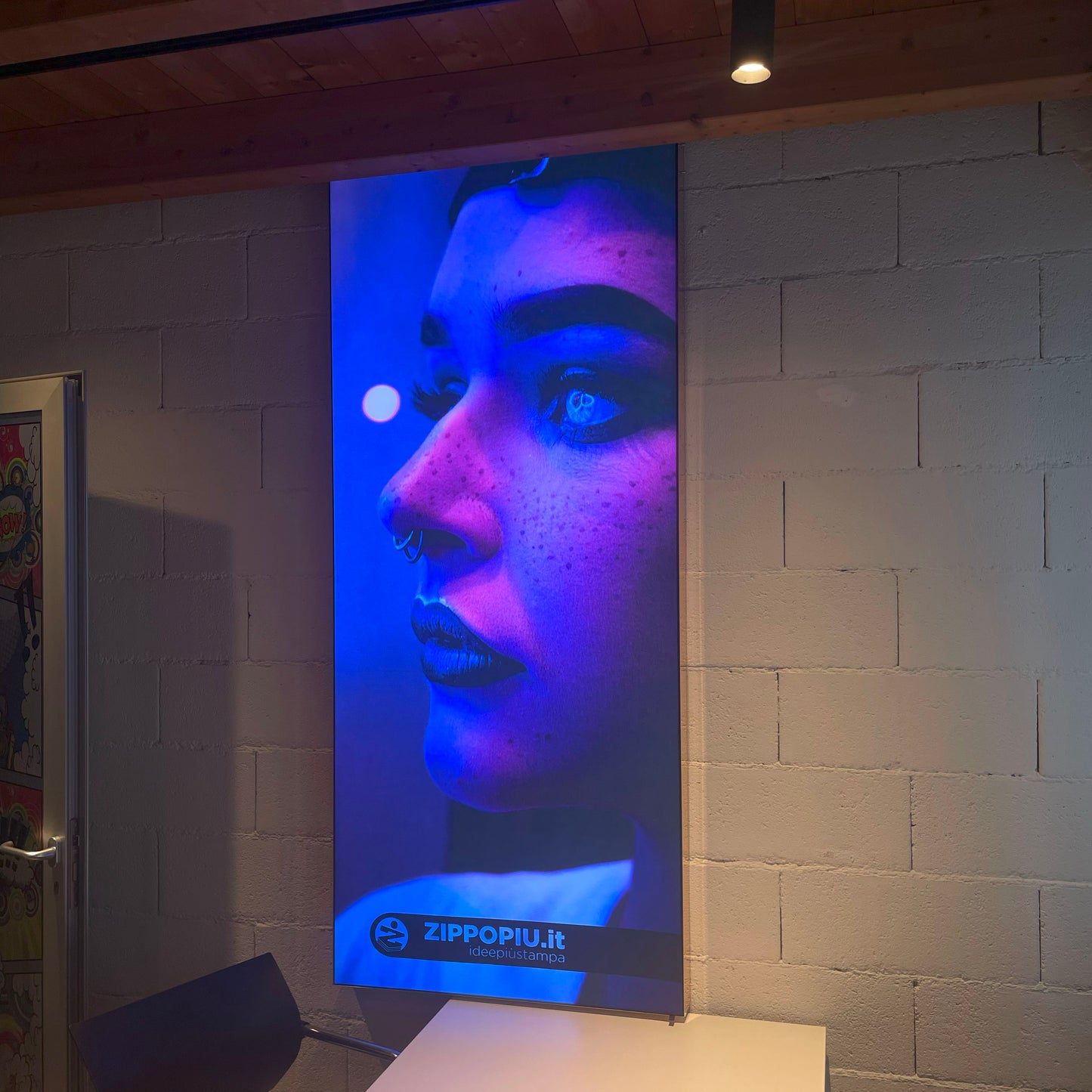 Light Box: Insegna Luminosa da Interno